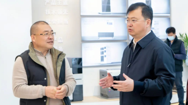 青島市嶗山區(qū)區(qū)長(zhǎng)楊克敏帶隊(duì)工信局、統(tǒng)計(jì)局領(lǐng)導(dǎo)到訪盛瀚調(diào)研指導(dǎo)